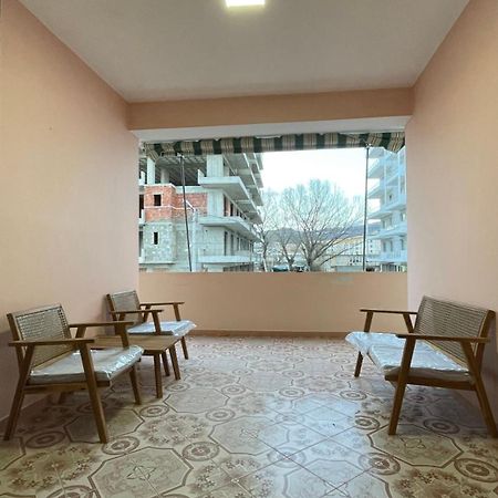 Vila Osmenaj Rent Room Or Apartment Vlorë Exteriör bild