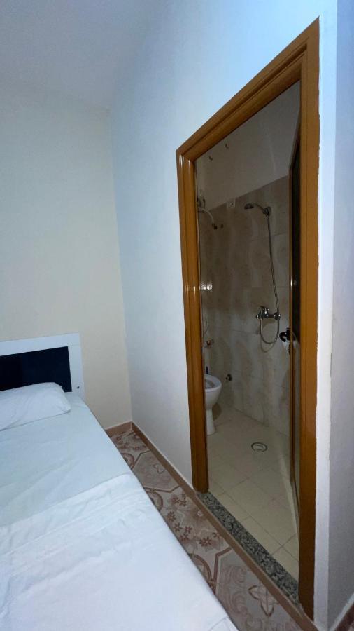 Vila Osmenaj Rent Room Or Apartment Vlorë Exteriör bild