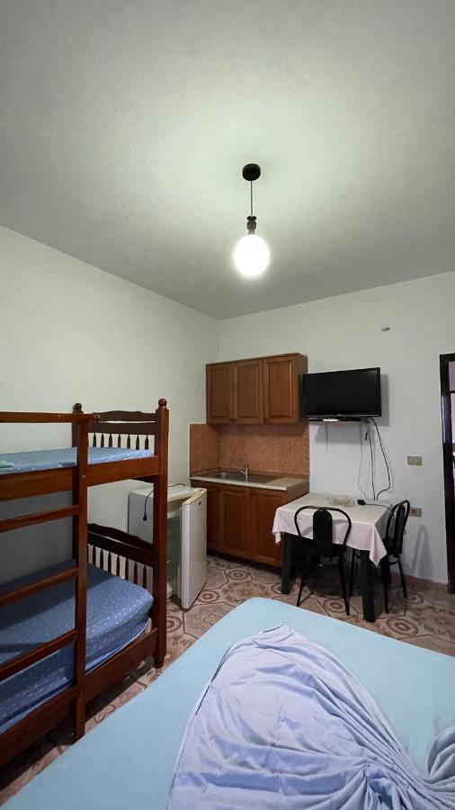 Vila Osmenaj Rent Room Or Apartment Vlorë Exteriör bild