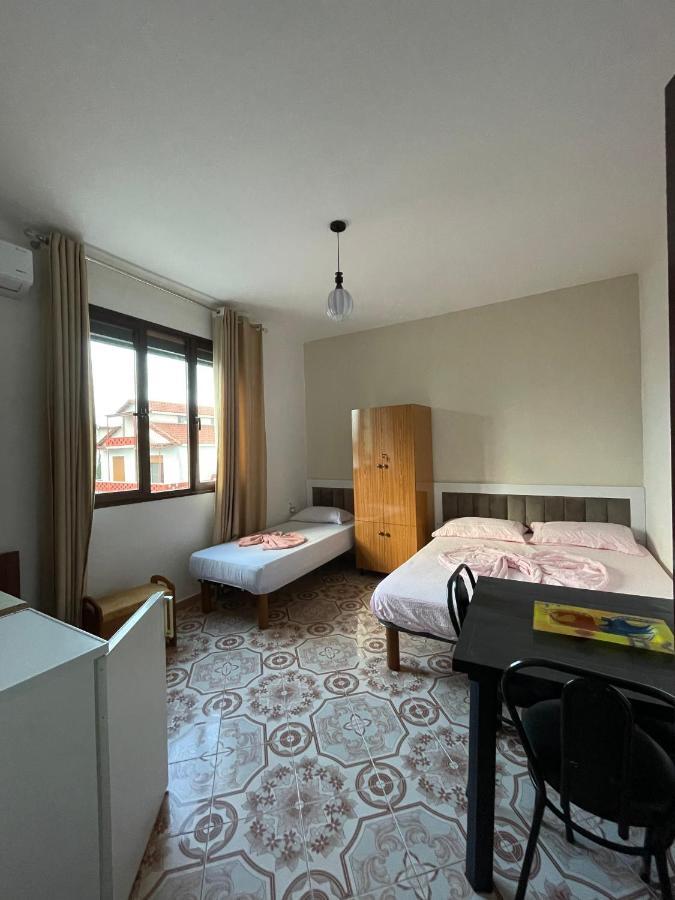 Vila Osmenaj Rent Room Or Apartment Vlorë Exteriör bild