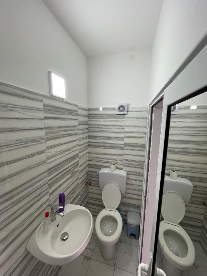 Vila Osmenaj Rent Room Or Apartment Vlorë Exteriör bild