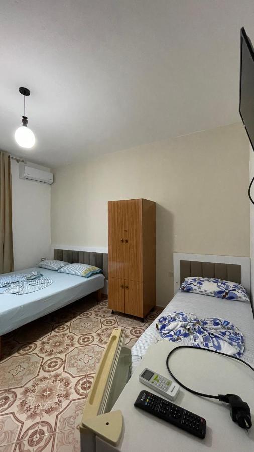Vila Osmenaj Rent Room Or Apartment Vlorë Exteriör bild