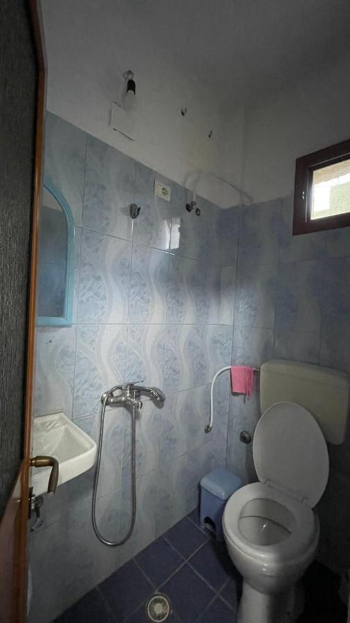 Vila Osmenaj Rent Room Or Apartment Vlorë Exteriör bild