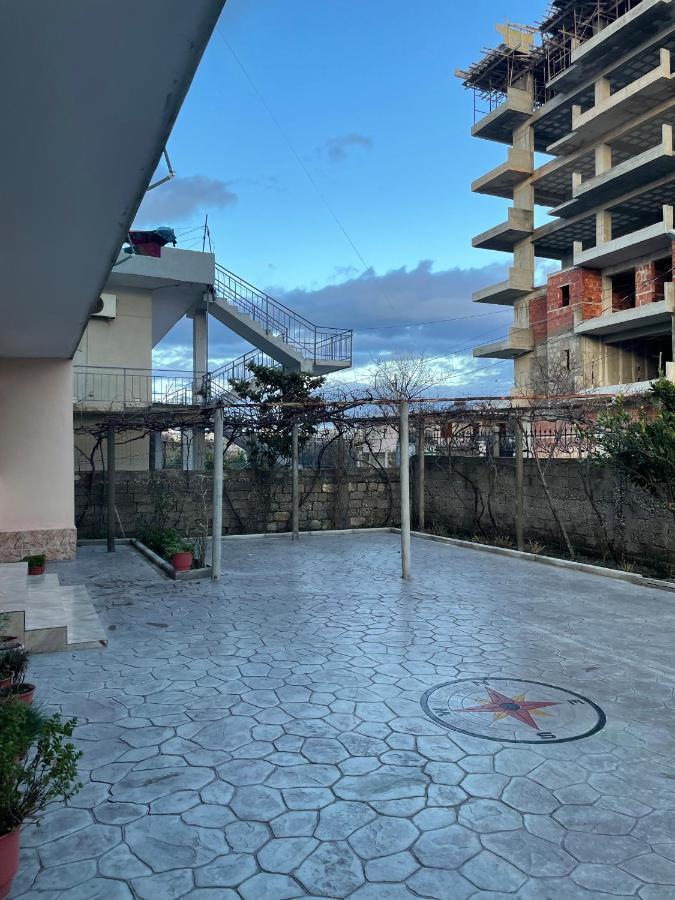 Vila Osmenaj Rent Room Or Apartment Vlorë Exteriör bild