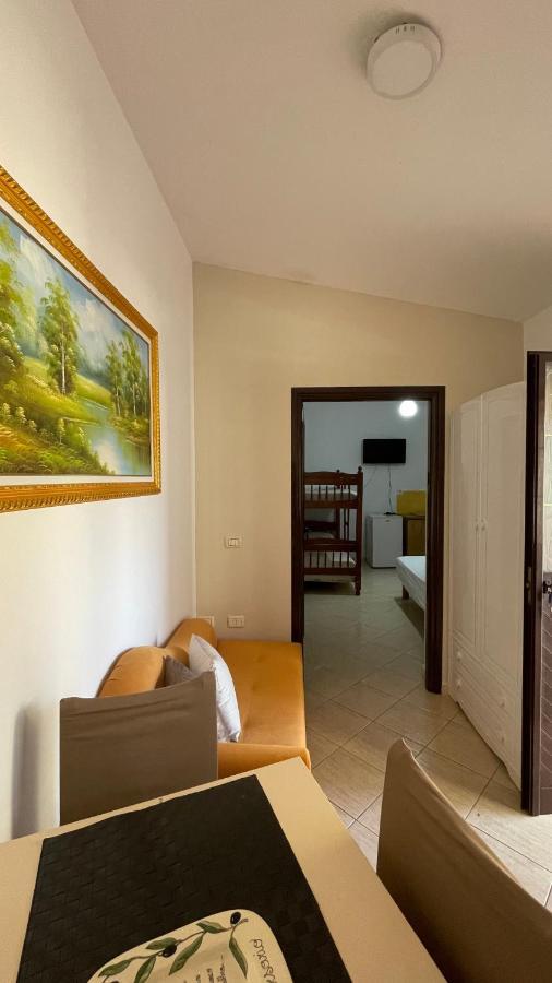 Vila Osmenaj Rent Room Or Apartment Vlorë Exteriör bild