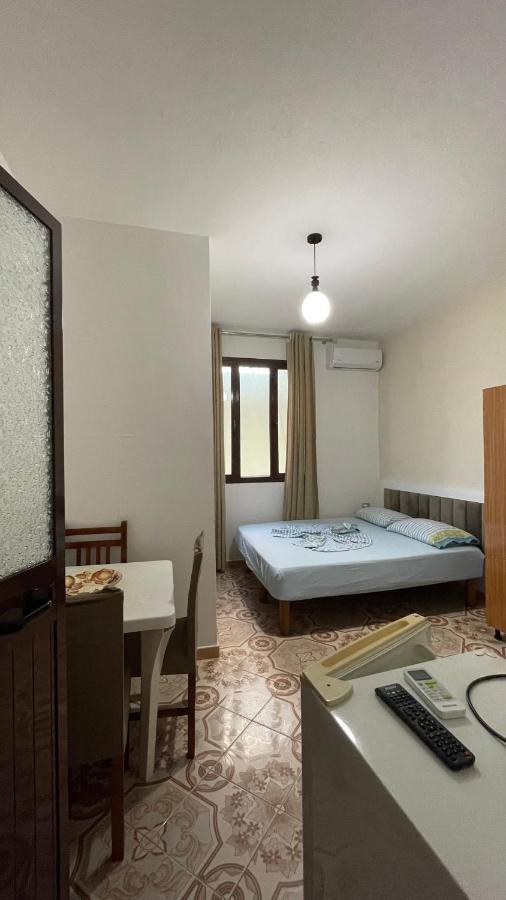 Vila Osmenaj Rent Room Or Apartment Vlorë Exteriör bild
