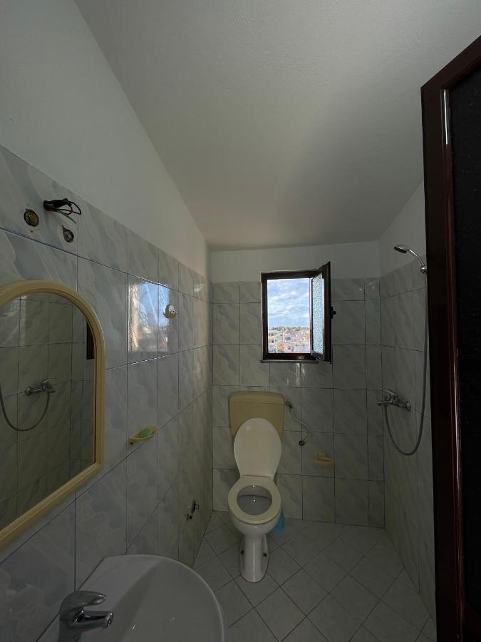 Vila Osmenaj Rent Room Or Apartment Vlorë Exteriör bild