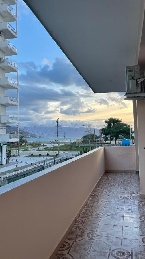 Vila Osmenaj Rent Room Or Apartment Vlorë Exteriör bild