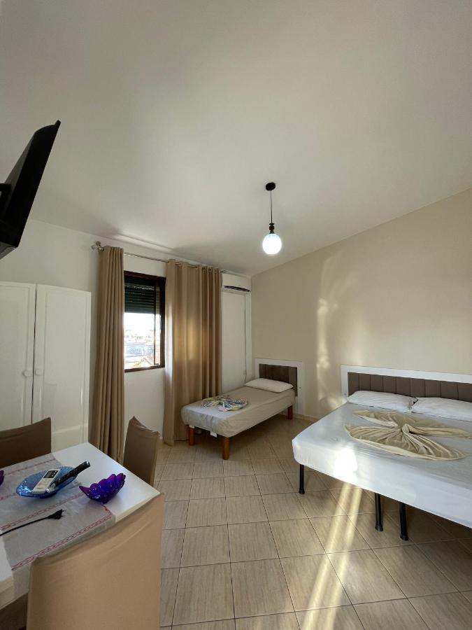 Vila Osmenaj Rent Room Or Apartment Vlorë Exteriör bild