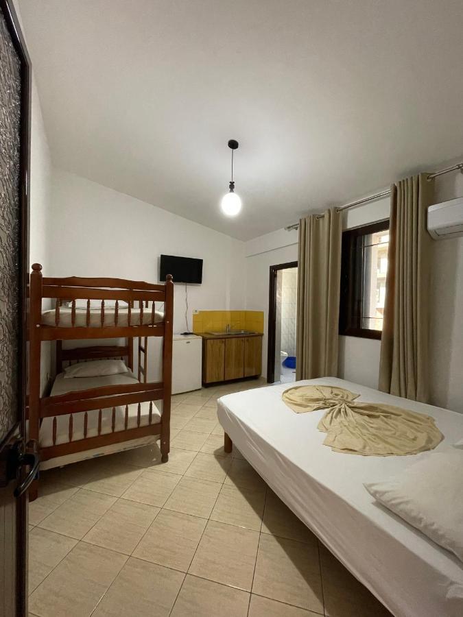 Vila Osmenaj Rent Room Or Apartment Vlorë Exteriör bild