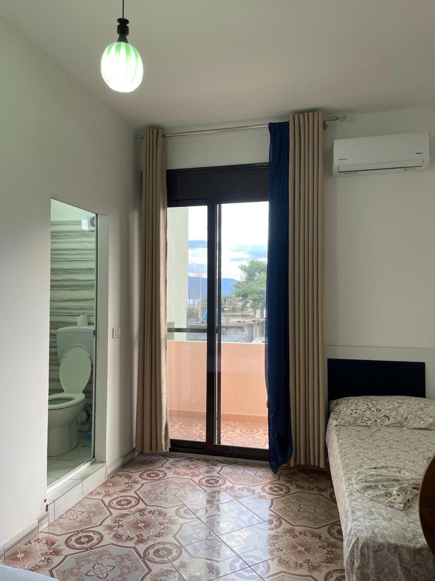 Vila Osmenaj Rent Room Or Apartment Vlorë Exteriör bild